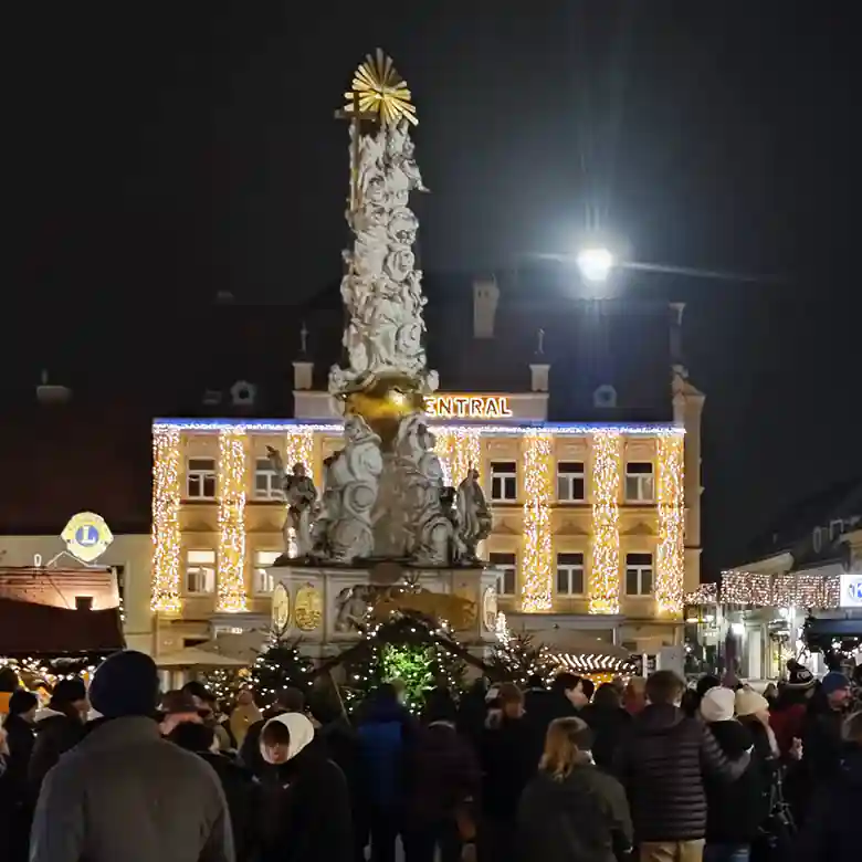 Adventmarkt am Hauptplatz in Baden bei Wien © R. Vidmar